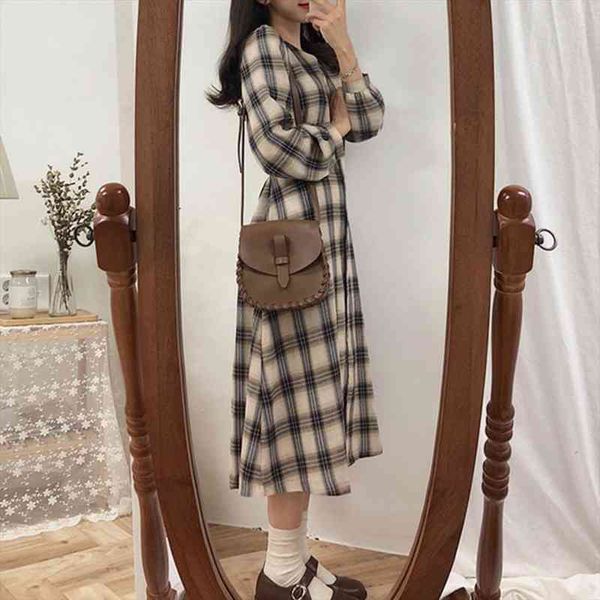 fashion plaid long sleeve midi womens dress v neck spring autumn buttons waist tied a-line retro chic simple for school, Black;gray
fashion plaid long sleeve midi womens dress v neck spring autumn buttons waist tied a-line retro chic simple for school, Black;gray