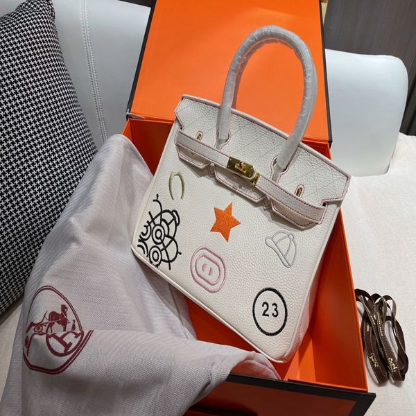 wholesale 2021 women's bag shopping gradient color matching large receptacle special fashion hand shoulder luxuryss designerss yw
wholesale 2021 women's bag shopping gradient color matching large receptacle special fashion hand shoulder luxuryss designerss yw