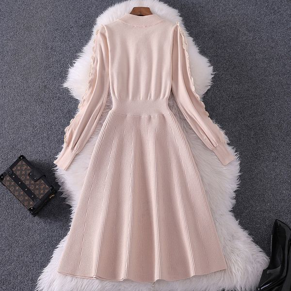 dress runway fashion designer rentals knit women's nightgown dressed in autumn clothes, Black;gray 
dress runway fashion designer rentals knit women's nightgown dressed in autumn clothes, Black;gray