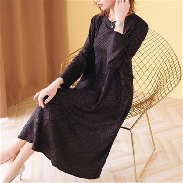 dress miyake fashion fold round collar solid with long sleeve the applique loose, Black;gray
dress miyake fashion fold round collar solid with long sleeve the applique loose, Black;gray