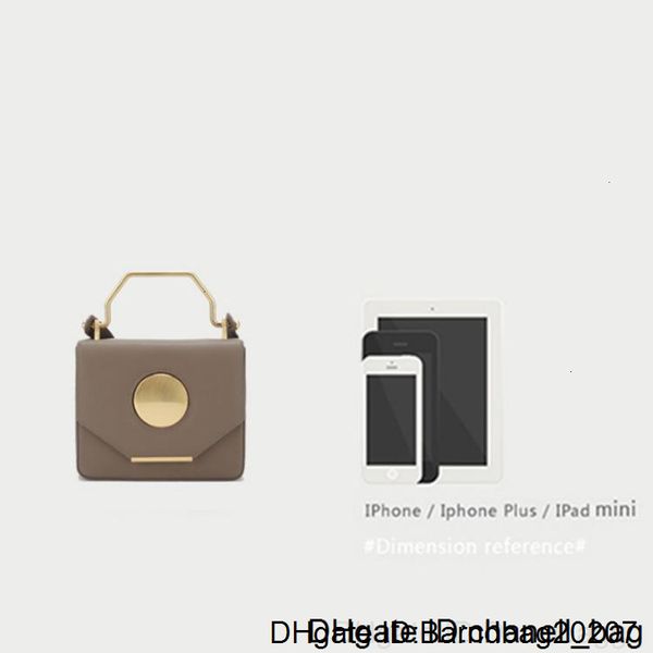 brand elegant2019 rod luxurious2019 metal round lock catch bag women's singles shoulder messenger portable cowhide square package 2
brand elegant2019 rod luxurious2019 metal round lock catch bag women's singles shoulder messenger portable cowhide square package 2