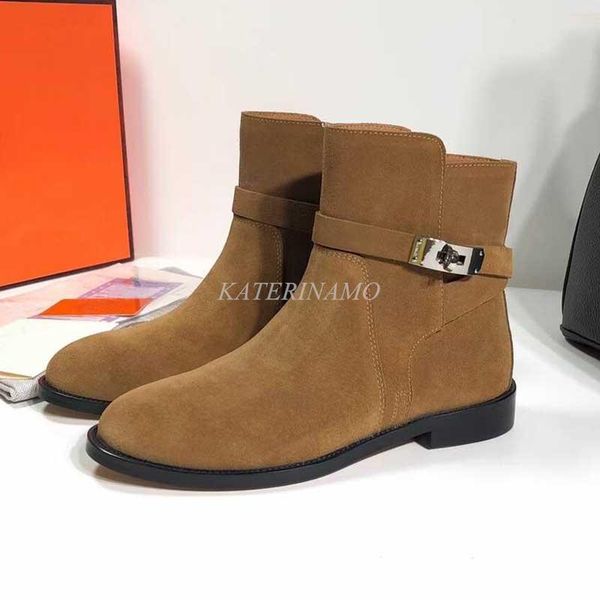 boots brand designer autumn winter women ankle cow suede buckle strap low heel fashion casual ladies short shoes 2021, Black
boots brand designer autumn winter women ankle cow suede buckle strap low heel fashion casual ladies short shoes 2021, Black