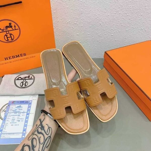 leather, print h pig nose slippers, genuine new h-type flat bottomed beach sandals, net red foot flip flop yw zxc, Black
leather, print h pig nose slippers, genuine new h-type flat bottomed beach sandals, net red foot flip flop yw zxc, Black
