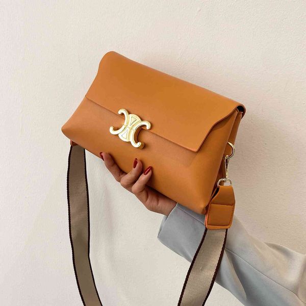 bag 2021 spring new women's shoulder fashion simple diagonal contrast color frosted small square bag
bag 2021 spring new women's shoulder fashion simple diagonal contrast color frosted small square bag