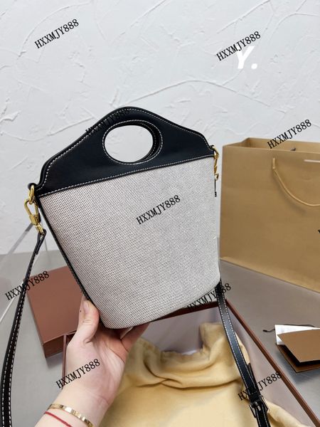 2022 ladies leather bags luxury designer plaid quilted calfskin one-shoulder shopping travel portable one-shoulder handbags cowhide canvas b
2022 ladies leather bags luxury designer plaid quilted calfskin one-shoulder shopping travel portable one-shoulder handbags cowhide canvas b