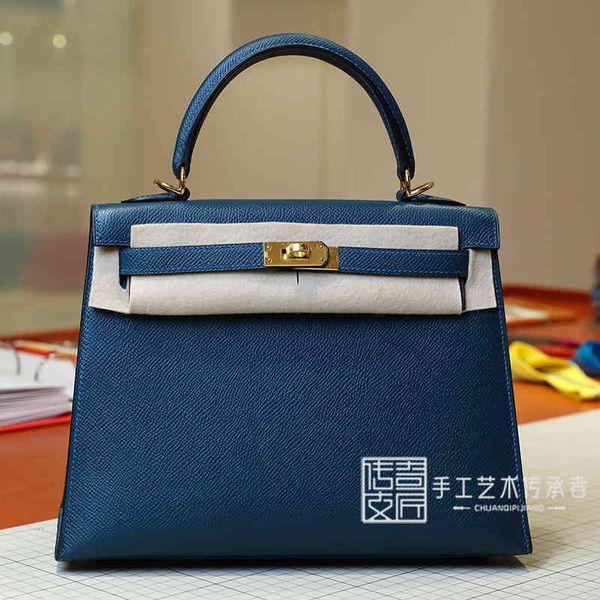 designer handbags 2021 handmade kellys bag epsom leather palm pattern duck blue kl25cm gold buckle single shoulder messenger bag bb
designer handbags 2021 handmade kellys bag epsom leather palm pattern duck blue kl25cm gold buckle single shoulder messenger bag bb