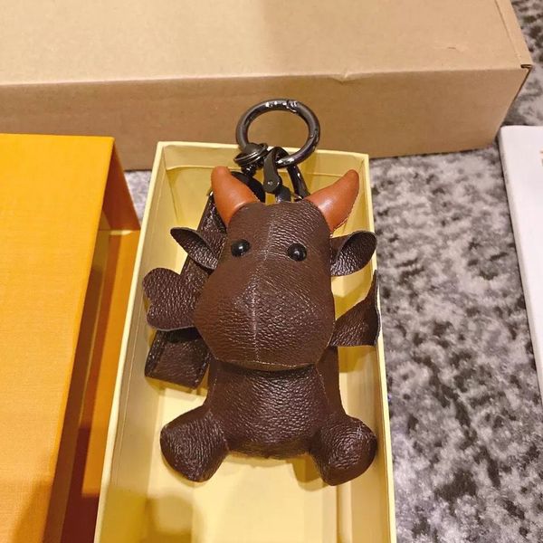 2021 sport cute brown collectable leather old flower four-leaf clover cow keychain men and women bag decoration accessories keyring
2021 sport cute brown collectable leather old flower four-leaf clover cow keychain men and women bag decoration accessories keyring