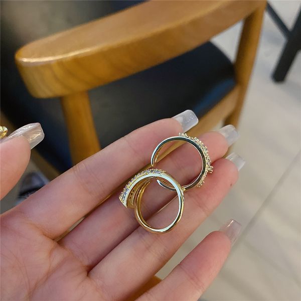 wholesale micro-inlaid simple temperament flower ring korean ins style all-match net red wind couple rings no. 6, Silver
wholesale micro-inlaid simple temperament flower ring korean ins style all-match net red wind couple rings no. 6, Silver