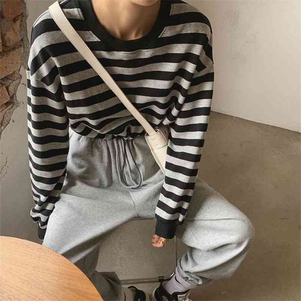 spring korea fashion women long sleeve loose short t shirt 100% cotton casual o-neck striped tee femme v53 210512, White
spring korea fashion women long sleeve loose short t shirt 100% cotton casual o-neck striped tee femme v53 210512, White