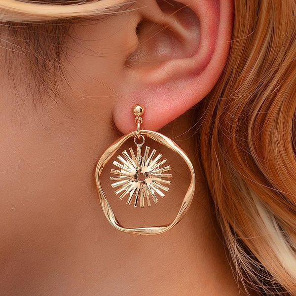 women business sunflower wave earrings stud european geometric hollow out ear drop gold alloy vacation gift dangle earring jewelry accessori, Golden;silver
women business sunflower wave earrings stud european geometric hollow out ear drop gold alloy vacation gift dangle earring jewelry accessori, Golden;silver