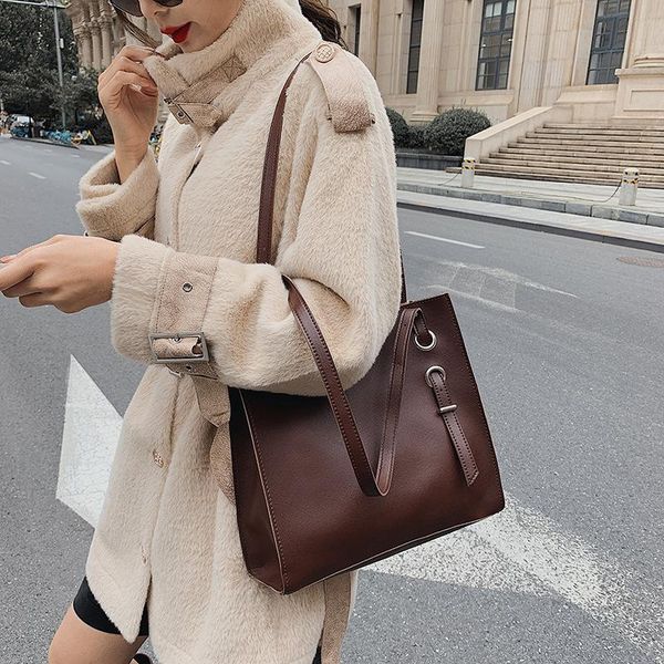 evening bags vintage women's shoulder bag autumn and winter handbags high capacity ladies commuter tote pu leather storage black
evening bags vintage women's shoulder bag autumn and winter handbags high capacity ladies commuter tote pu leather storage black