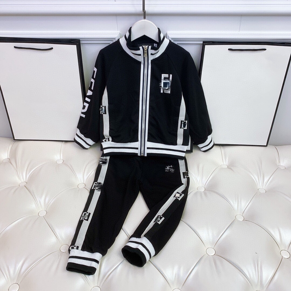 2021 high-end autumn winter children's suit for boys and girls with letter printed zippered jacket and trousers, White
2021 high-end autumn winter children's suit for boys and girls with letter printed zippered jacket and trousers, White