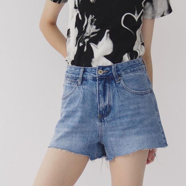 women's shorts 2021 summer korean style simple washed old woolen high waist a- line wide leg denim, White;black
women's shorts 2021 summer korean style simple washed old woolen high waist a- line wide leg denim, White;black