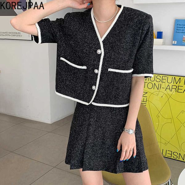 korejpaa women set summer ladies french-trimmed v-neck chic three-button short-sleeved jacket high-waisted pleated skirt 210526, White
korejpaa women set summer ladies french-trimmed v-neck chic three-button short-sleeved jacket high-waisted pleated skirt 210526, White