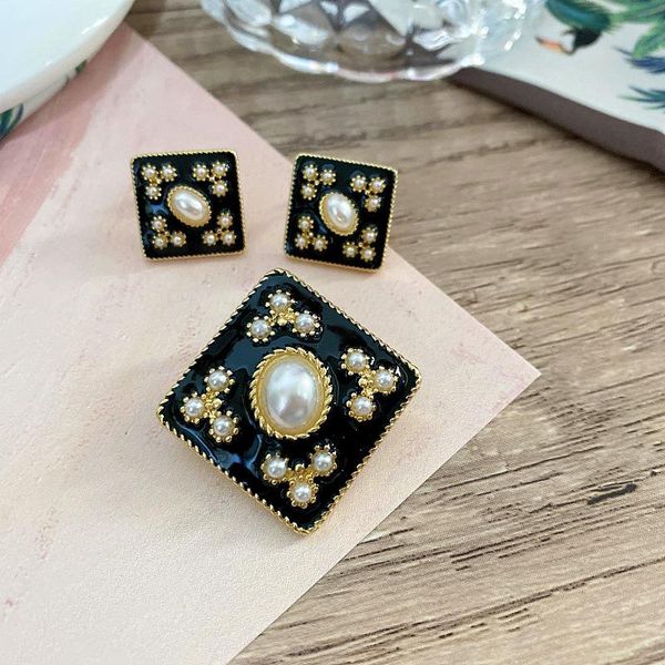 square earrings stud vintage retro styles black enamel pearls accessories for women's gifts, Golden;silver
square earrings stud vintage retro styles black enamel pearls accessories for women's gifts, Golden;silver