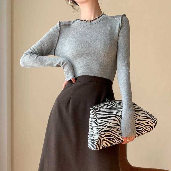 spring o neck high stretch long sleeve mujer tee shirt solid tight-fitting knitted female elegant office lady women t-shirt 210525, White
spring o neck high stretch long sleeve mujer tee shirt solid tight-fitting knitted female elegant office lady women t-shirt 210525, White