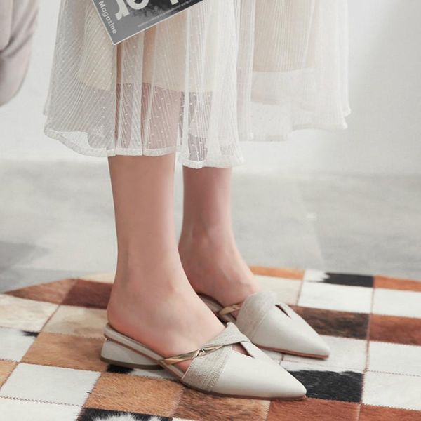 plus size 43 pointed toe mule slippers fashion women white leather low heels shoes elegant ladies slides zapatos de mujer ln20, Black 
plus size 43 pointed toe mule slippers fashion women white leather low heels shoes elegant ladies slides zapatos de mujer ln20, Black