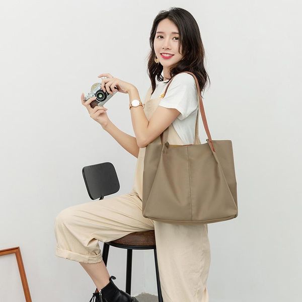 ladies bags 2021 tote bag canvas nylon large capacity oxford fabric simple business commuter shoulder cross body
ladies bags 2021 tote bag canvas nylon large capacity oxford fabric simple business commuter shoulder cross body