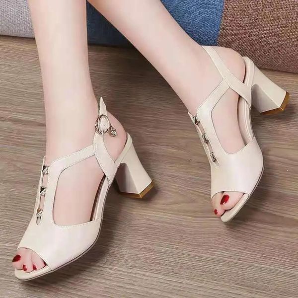 dress shoes 2021 summer fashion women's sandals temperament rhinestone square root, Black
dress shoes 2021 summer fashion women's sandals temperament rhinestone square root, Black