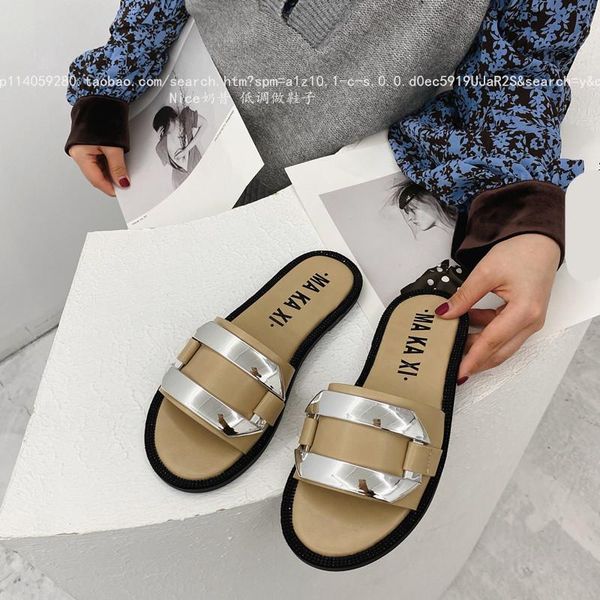 shoes woman 2021 slippers for swimming pool rivet luxury slides pantofle beige heeled sandals beach designer flat black rubb
shoes woman 2021 slippers for swimming pool rivet luxury slides pantofle beige heeled sandals beach designer flat black rubb