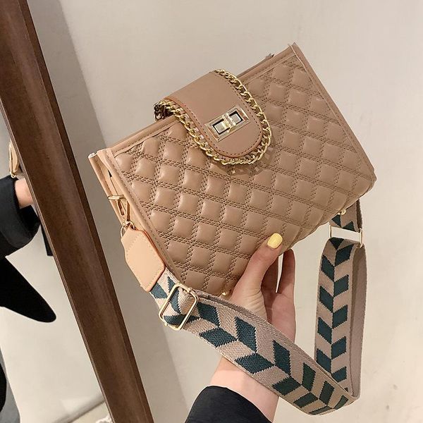 cross body diamond embroidery line small women's bag 2021 tide oblique textured foreign gas bucket
cross body diamond embroidery line small women's bag 2021 tide oblique textured foreign gas bucket