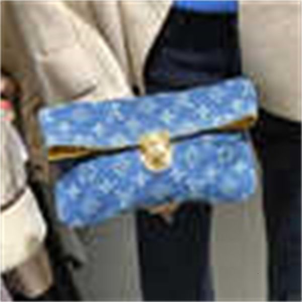 key brand designer luxury cases n60107 denim presbyopia card series clutch real phone leather long wallets holders chain wallet pouches purs, Red;black
key brand designer luxury cases n60107 denim presbyopia card series clutch real phone leather long wallets holders chain wallet pouches purs, Red;black
