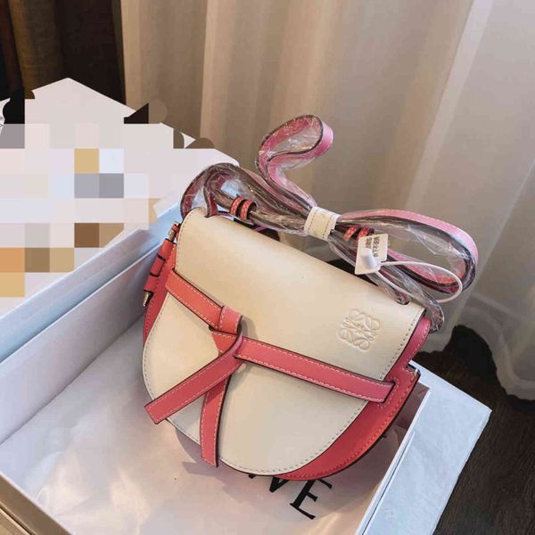 2021 new style spring single shoulder crossbody pure leather net red fashion saddle bow women's bag personalized hand handbag zly
2021 new style spring single shoulder crossbody pure leather net red fashion saddle bow women's bag personalized hand handbag zly