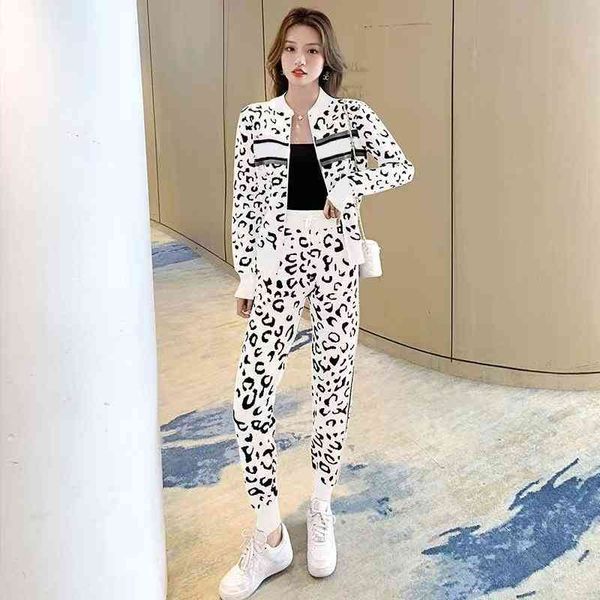 2022 factory wholesale new autumn printed zipper coat harlan trousers casual suit women 0nvs, Gray
2022 factory wholesale new autumn printed zipper coat harlan trousers casual suit women 0nvs, Gray