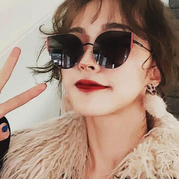 sunglasses 2021 qin lan same type glasses cat eye fashion ladies korean large rim instafamous street style tide, White;black
sunglasses 2021 qin lan same type glasses cat eye fashion ladies korean large rim instafamous street style tide, White;black