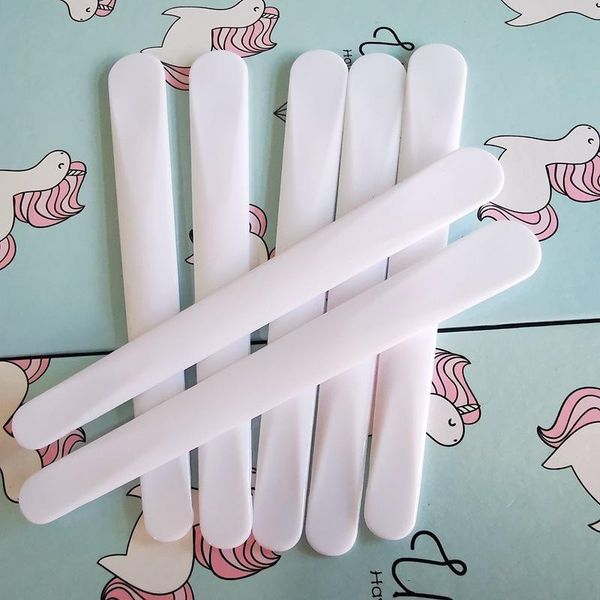 makeup brushes 10pcs cosmetic spatula disposable curved scoop mask cream spoon eye stick make up face beauty tool
makeup brushes 10pcs cosmetic spatula disposable curved scoop mask cream spoon eye stick make up face beauty tool