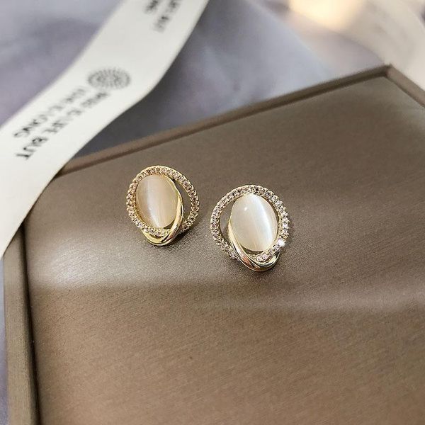 arrival trendy simple acrylic round crystal stud earrings for women elegant fashion geometric metal party pendiente, Golden;silver
arrival trendy simple acrylic round crystal stud earrings for women elegant fashion geometric metal party pendiente, Golden;silver
