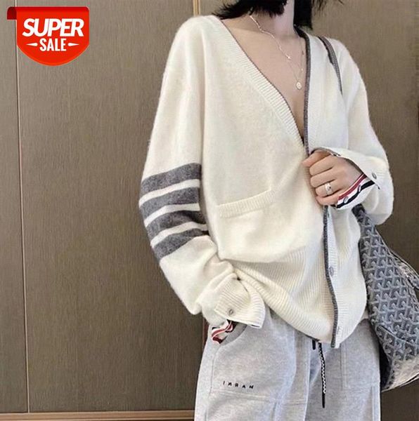 delicate and soft tb wind knit v-neck cardigan pocket mid-length loose long-sleeved milky white three-bar sweater #gh6c, Black
delicate and soft tb wind knit v-neck cardigan pocket mid-length loose long-sleeved milky white three-bar sweater #gh6c, Black