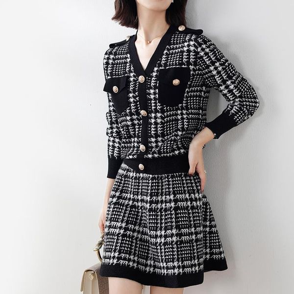 skirts elegant plaid sweater suit women's v-neck long sleeve knitted cardigan + high waist a-line skirt 2pcs set golden buttons jumper, Black
skirts elegant plaid sweater suit women's v-neck long sleeve knitted cardigan + high waist a-line skirt 2pcs set golden buttons jumper, Black