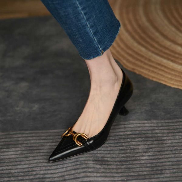 21 autumn leather women's high-heeled single sho four seasons metal button pointed shallow mouth ol
21 autumn leather women's high-heeled single sho four seasons metal button pointed shallow mouth ol