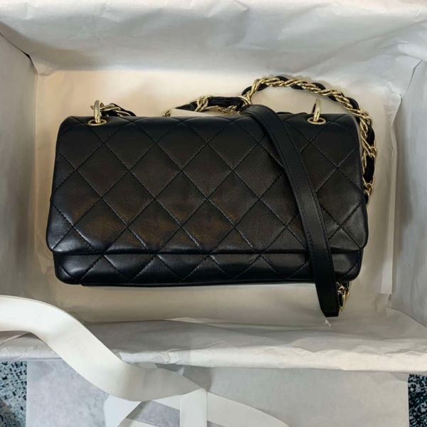 designer luxury2020 new style flip chain bag the young lamb's skin women bags pair with varnished metal simple atmosphere design as2319
designer luxury2020 new style flip chain bag the young lamb's skin women bags pair with varnished metal simple atmosphere design as2319