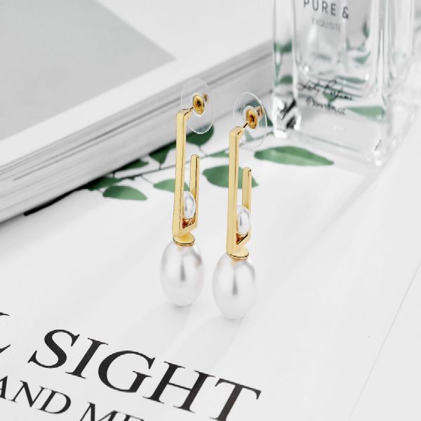 charms d classic earrings square pearl detachable three wearing temperament advanced sense simple personalized, Golden
charms d classic earrings square pearl detachable three wearing temperament advanced sense simple personalized, Golden