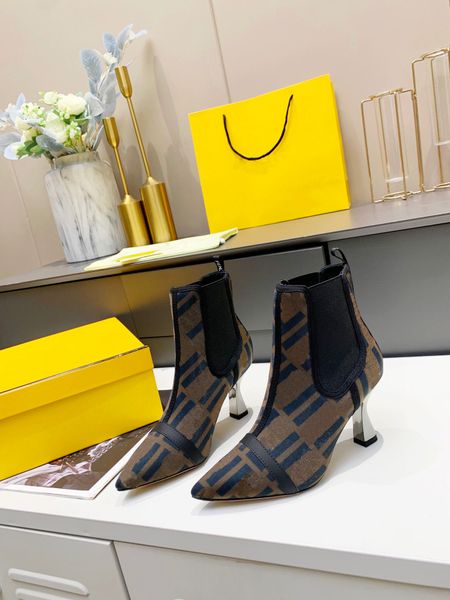 designer 2022 luxury colibrì black mesh high-heeled ankle boots shoes lacquered heel. made in italy with original box size 35-42
designer 2022 luxury colibrì black mesh high-heeled ankle boots shoes lacquered heel. made in italy with original box size 35-42