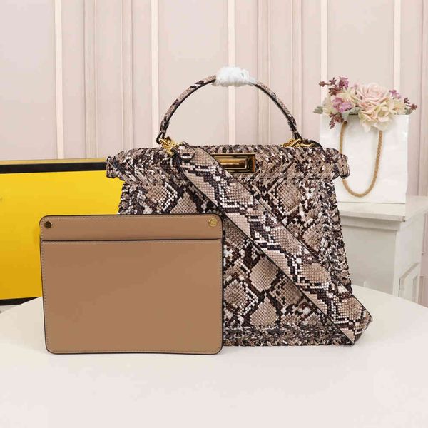 designer famous brand snake decorative edge messenger bag large capacity hand woven women handbag urban business two-piece set
designer famous brand snake decorative edge messenger bag large capacity hand woven women handbag urban business two-piece set