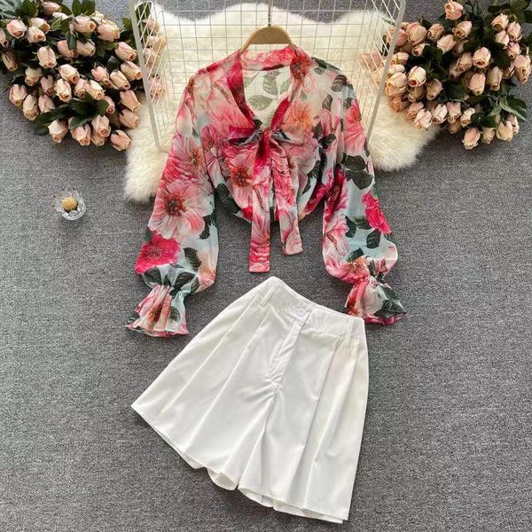 women's tracksuits 2021 autumn holiday shorts suit floral long sleeve bow lace up chiffon loose blouses shirt + white 2 piece set 6832, Gray
women's tracksuits 2021 autumn holiday shorts suit floral long sleeve bow lace up chiffon loose blouses shirt + white 2 piece set 6832, Gray