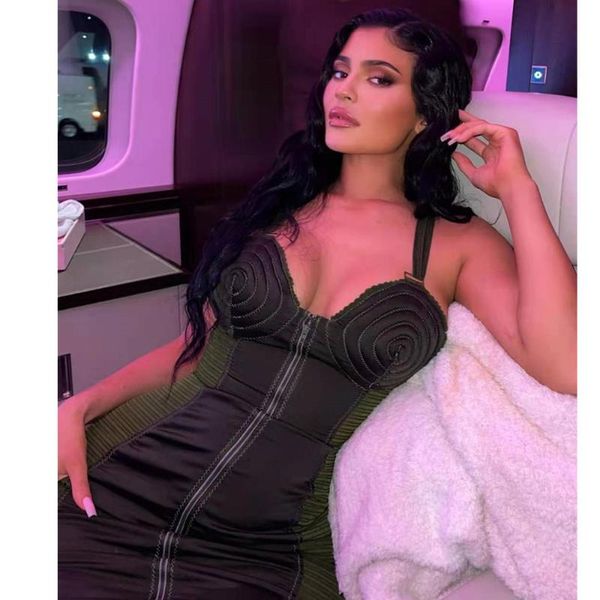 casual dresses women summer fashion sleeveless backless army green midi bodycon dress 2021 designer evening party club vestido, Black;gray
casual dresses women summer fashion sleeveless backless army green midi bodycon dress 2021 designer evening party club vestido, Black;gray
