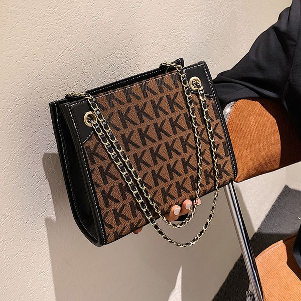 high capacity tote bag 2021 autumn and winter korean chain women's bag fashion letter printing single shoulder
high capacity tote bag 2021 autumn and winter korean chain women's bag fashion letter printing single shoulder
