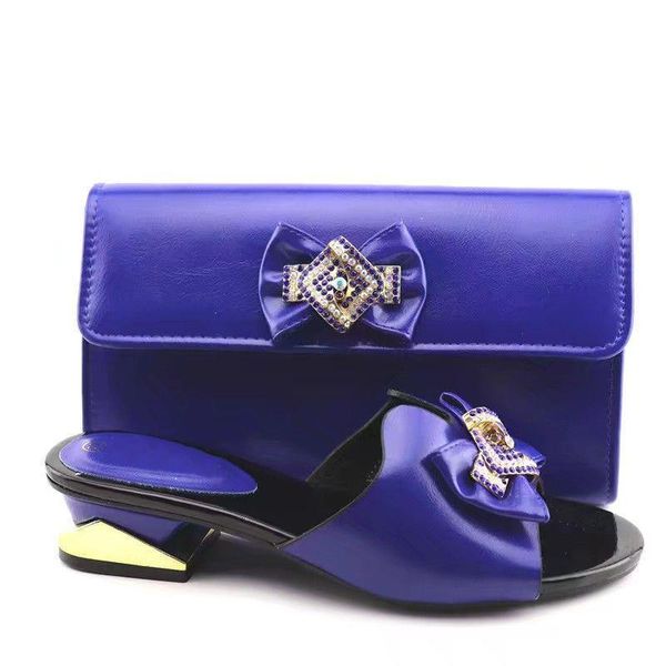 elegant royal blue women dress shoes with big crystal bowtie style decoration african pumps match handbag set v245,heel 4cm, Black
elegant royal blue women dress shoes with big crystal bowtie style decoration african pumps match handbag set v245,heel 4cm, Black