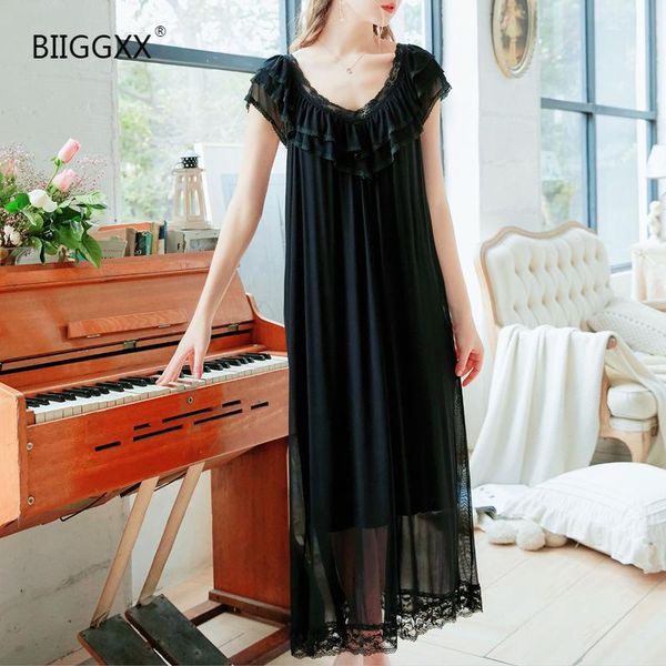 women's sleepwear biiggxx short-sleeved nightgown summer retro court wind sweet modale long princess ., Black;red
women's sleepwear biiggxx short-sleeved nightgown summer retro court wind sweet modale long princess ., Black;red