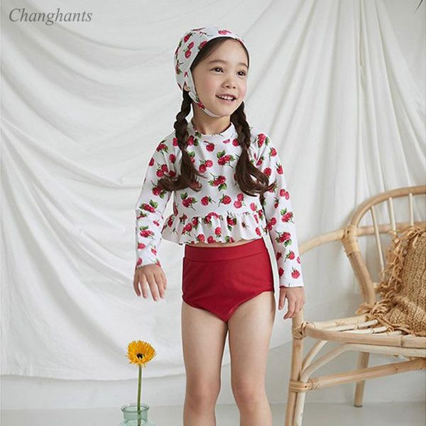 one-piece suits 1-6 y girls surfing suit long sleeve children two pieces swimwear red white strawberry baby swimsuit sunny hat kids rash gua
one-piece suits 1-6 y girls surfing suit long sleeve children two pieces swimwear red white strawberry baby swimsuit sunny hat kids rash gua