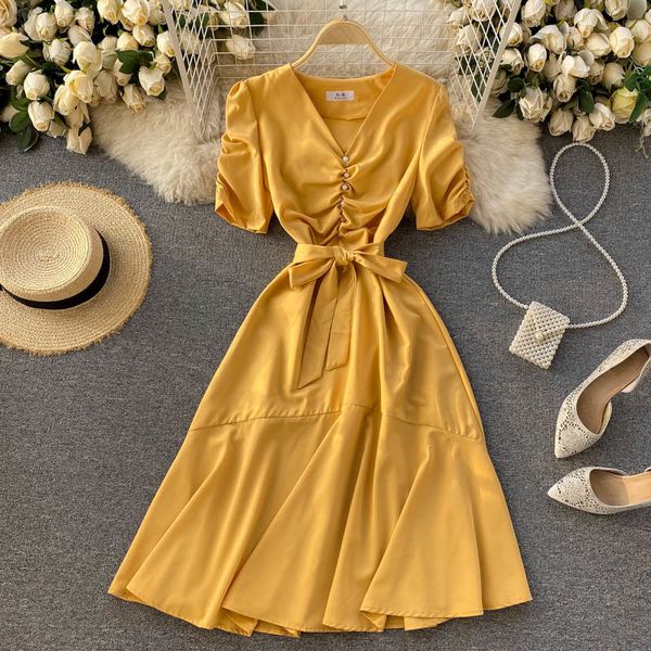 summer design pleated v-neck short-sleeved dress female slim-fit waist large swing solid color vintage with belt women 210420, Black;gray
summer design pleated v-neck short-sleeved dress female slim-fit waist large swing solid color vintage with belt women 210420, Black;gray