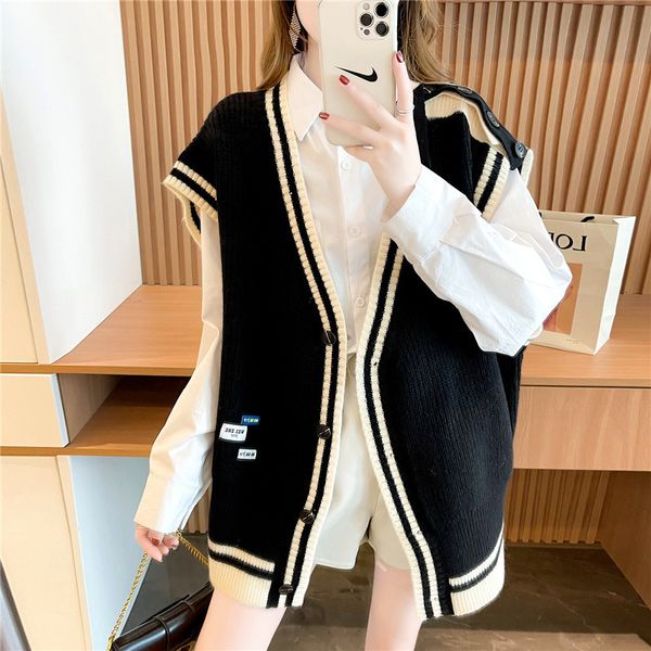 casual loose slim lazy style korean knitted cardigan women's sleevels vt trend in autumn and winter 2021, Black;white
casual loose slim lazy style korean knitted cardigan women's sleevels vt trend in autumn and winter 2021, Black;white