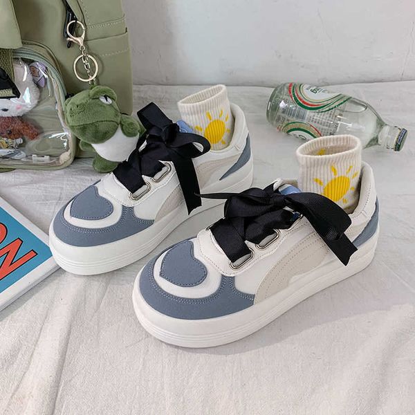 flats woman sneakers female vulcanized shoes lace up women's shoes ladies casual breathable woman comfort walking shoes y0907, Black
flats woman sneakers female vulcanized shoes lace up women's shoes ladies casual breathable woman comfort walking shoes y0907, Black