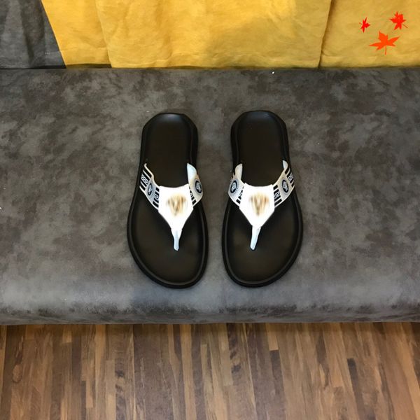 2021 slipper designer slide summer sandals fashion men beach indoor flat flip flops leather luxurys shoes mens slippers with box size 39-45, Black
2021 slipper designer slide summer sandals fashion men beach indoor flat flip flops leather luxurys shoes mens slippers with box size 39-45, Black