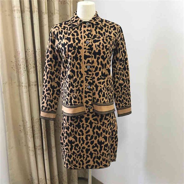 2022 factory wholesale new autumn and winter fashion leopard jacquard lapel knitted cardigan coat sweater skirt suit women, Gray
2022 factory wholesale new autumn and winter fashion leopard jacquard lapel knitted cardigan coat sweater skirt suit women, Gray