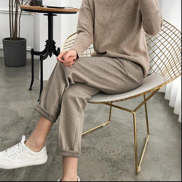 winter women pants suit thicken pencil elastic waist office ladies elegant trousers plus size, Black;white
winter women pants suit thicken pencil elastic waist office ladies elegant trousers plus size, Black;white